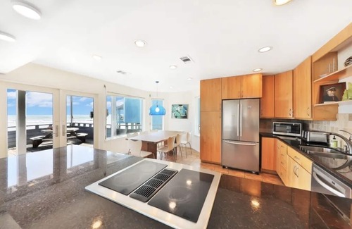 Pirates Beach House | The Pelican’s Nest- Beachfront Getaway