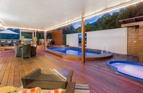 Mount Martha House | The Peninsula Chateau | Lodge-Inspired Luxury