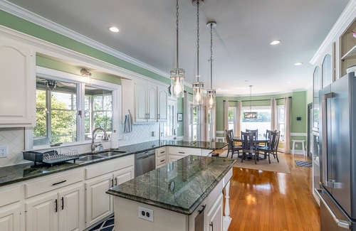 Lake Norman of Catawba House | The Peninsula Retreat at Mountain Creek Shores.