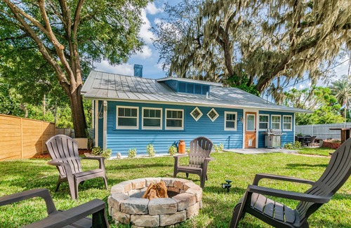 Dade City House | The Penny House - Newly Updated 1925 Bungalow - Downtown Location! Event Ready!