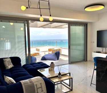 Haifa Apartment | The Penthouse on the BEACH - 3BR by Lime Luxe