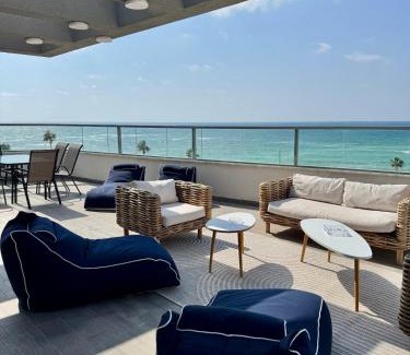 Haifa Apartment | The Penthouse on the BEACH - 3BR by Lime Luxe