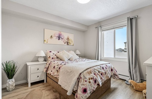 Okotoks Apartment | The Penthouse Private Balcony Fire Pit & BBQ