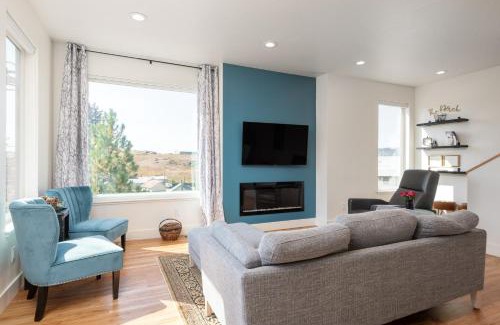 Philipsburg House | The Perch - Family Friendly! Panoramic Views!