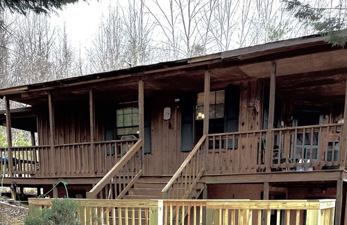 Cosby Cottage | The Perfect Balance of Seclusion and Excitement in the Smokey's