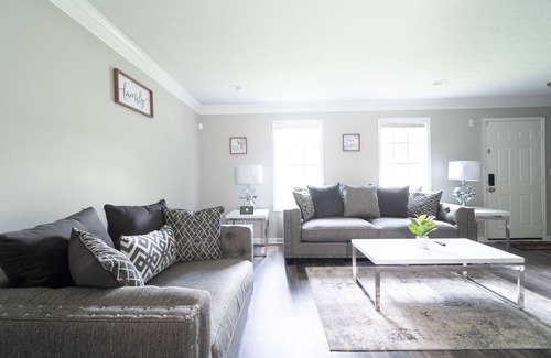 Church Street House | The Perfect COZY Home Away From Home