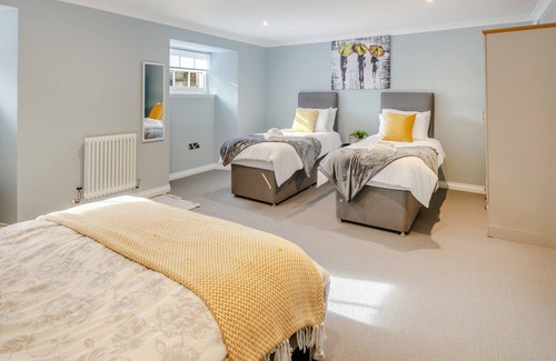 Aberdeen Cottage | The perfect family bolthole, suitable for 4 adults and 2 children.