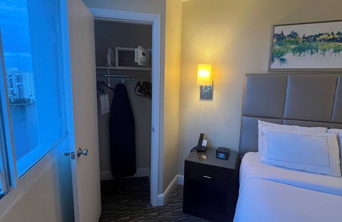 East Fort Lauderdale Hotel | The Perfect Fusion: Hotel + VrbonExperience the best of both worlds.