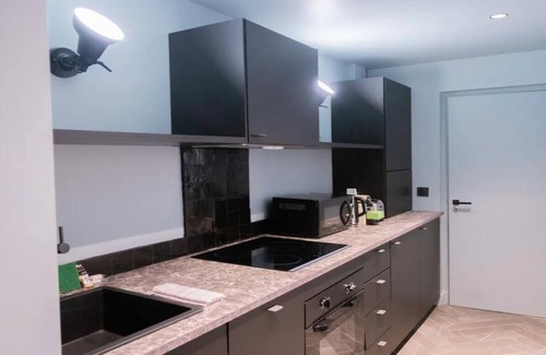 Quartier de l'Ecole-Militaire Apartment | The Perfect Haven for a group of 10 near Invalides!