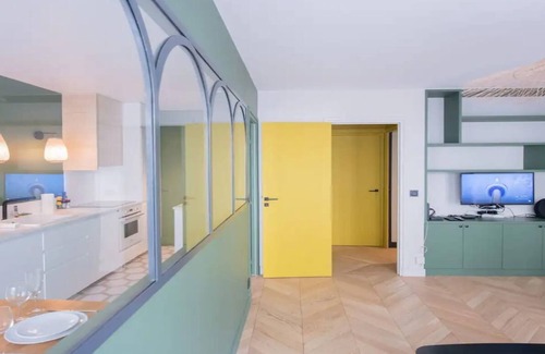 Quartier de l'Ecole-Militaire Apartment | The Perfect Haven for a group of 10 near Invalides!