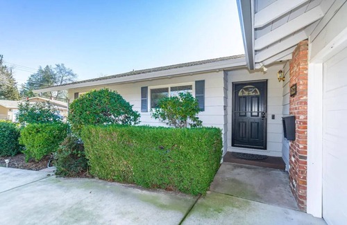 Fair Oaks House | The perfect home for all your needs.