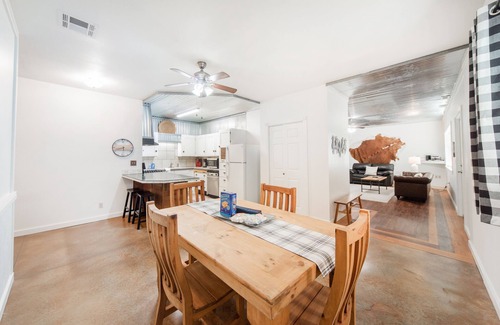 Eufaula House | The perfect Lake Eufaula Cove location. Welcome to the Ranch House!
