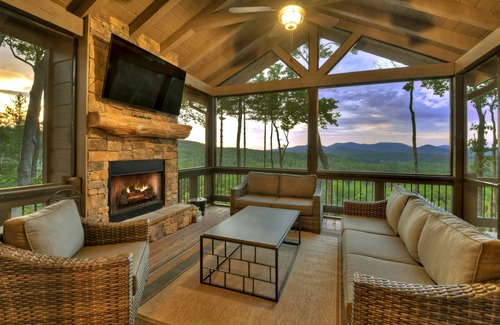 Cherry Log Cabin | "The Perfect Landing" Beautiful View Newly built Cabin in 2022!