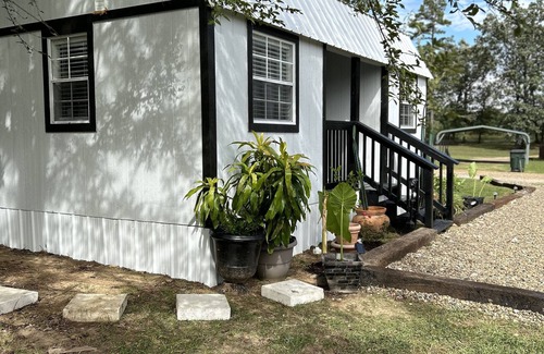 Broken Bow Cottage | The perfect little getaway-Cozy Studio