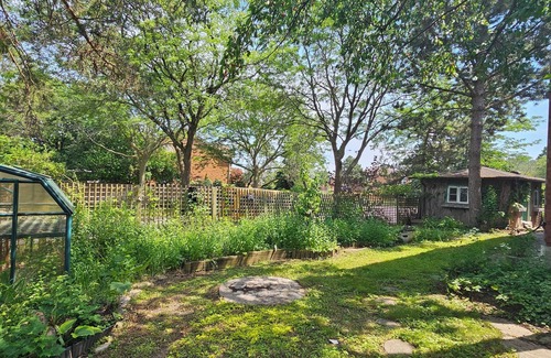 Erin Mills House | The Perfect Luxury Getaway 4 Bdrm Home With New Modern Furniture!