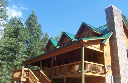 Lyons House | The Perfect Mountain Getaway