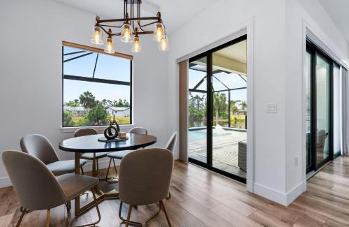 Englewood East House | The perfect retreat with canal view