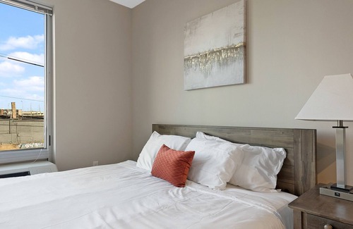 Crossroads Arts District Condo | The Perfect Retreat: Relax and Rejuvenate in a Stunning Resort Setting 353