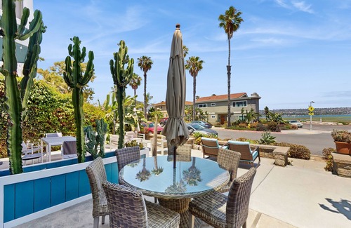 Crown Point Condo | The Perfect San Diego Getaway – Beachfront Bliss, Comfort, and Convenience Await
