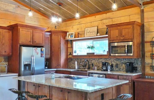 Bryan House | The Perfect Secluded Hangout!