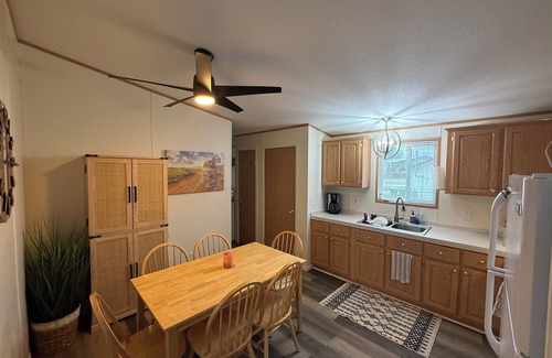 Fort Smith House | The perfect stayHome located right next to the Big Horn River and Yellowtail Dam