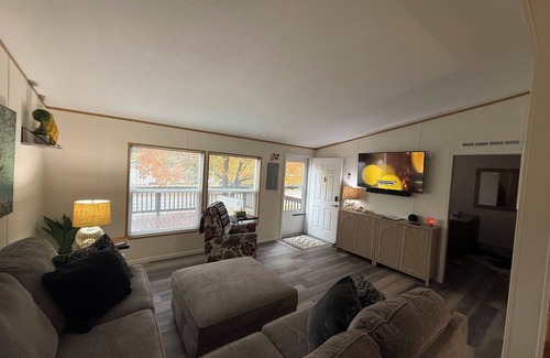 Fort Smith House | The perfect stayHome located right next to the Big Horn River and Yellowtail Dam