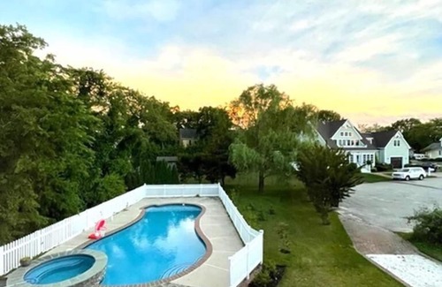 West Cape May House | The Perfect Vacation Spot with Pool and Hot Tub