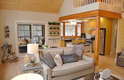 Trent Lakes Cottage | The perfect winter escape for couples or small families!