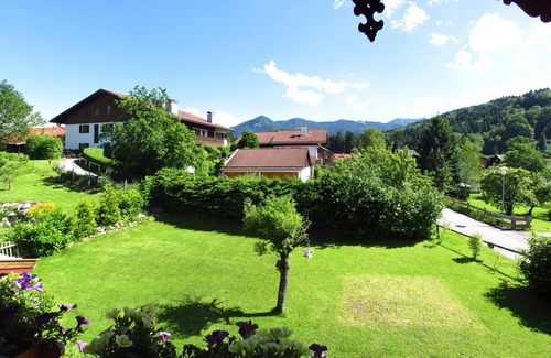 Bad Wiessee Apartment | The picturesque apartment in the heart of Bad Wiessee (94 sqm) up to 5 people