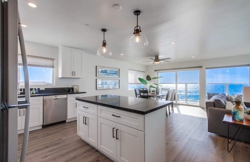 Oceanside Condo | The Pier House | Lux Oceanfront Penthouse | A/C