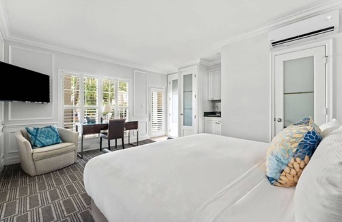 Central Beach Hotel | The Pillars Hotel & Club