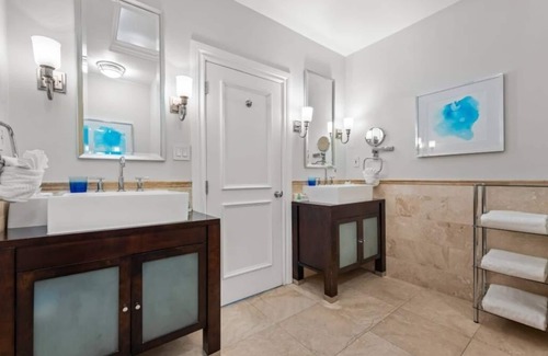 Central Beach Hotel | The Pillars Hotel & Club