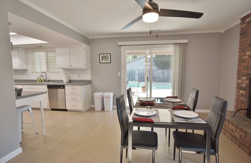 Redding House | The Pineapple House -Best Reviews- Cozy Firepit!