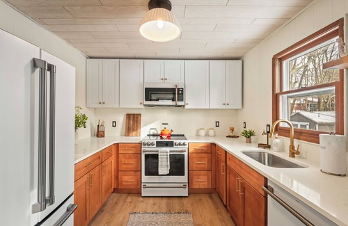 Pocono Lake House | The Pines by AvantStay | Firepit | Access to Arrowhead Lake Community Amenities