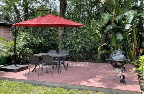 Seminole Heights Cottage | The Pink Cottage: Old Charm with new Amenities