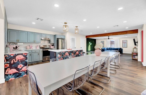 Deer Valley House | THE PINK FLAMINGO - HEATED POOL!