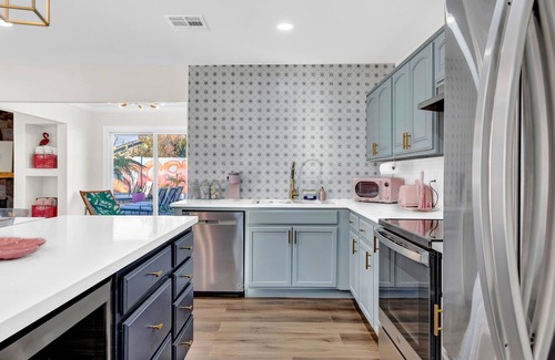 Deer Valley House | THE PINK FLAMINGO - HEATED POOL!