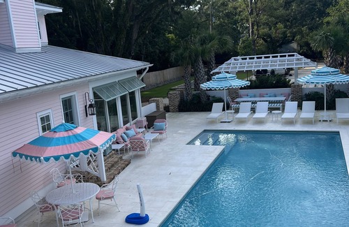 Fairhope House | The Pink House in Fairhope, AL - less than a mile from The Grand Hotel!