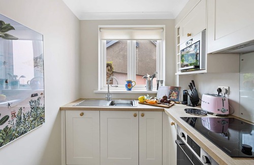 Stoke Fleming House | THE PINK HOUSE, pet friendly, with open fire in Stoke Fleming
