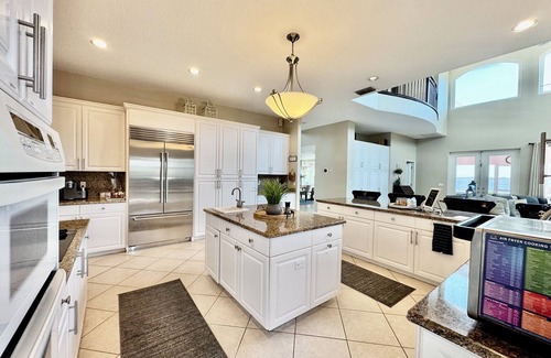 Ellenton House | The Pink Riverhouse Waterfront Paradise
