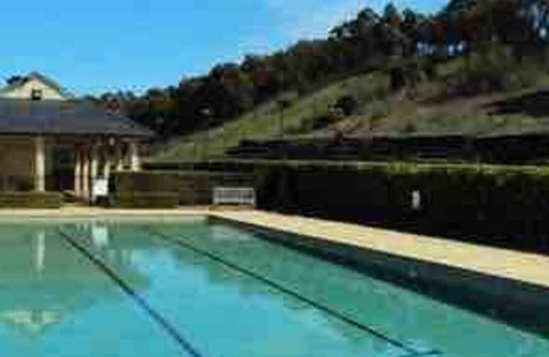 Macquarie Links House | The Pinnacle - 3bd fully furnished townhouse, free shuttle bus to station