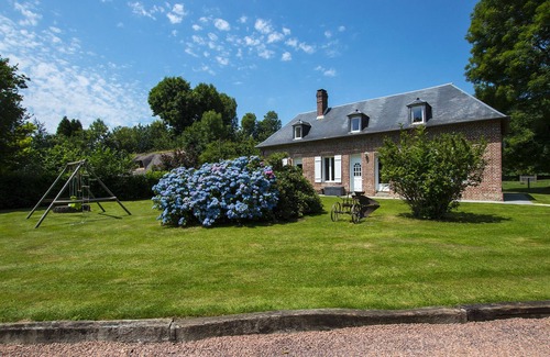 Saint-Pierre-du-Val House | THE PIRATES FARM