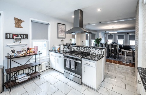 Whittier House | The Pleasant Mansion 6BR (Uptown/Downtown) by Lux Life
