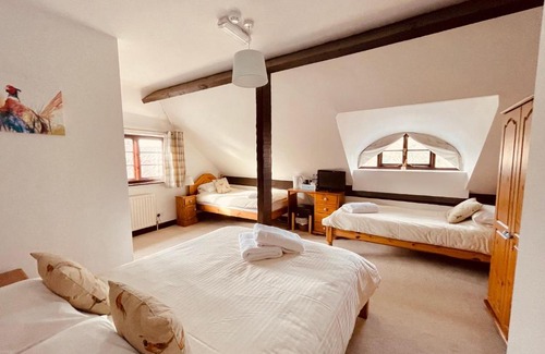 Woodford Halse Hotel | The Plough Inn Boddington