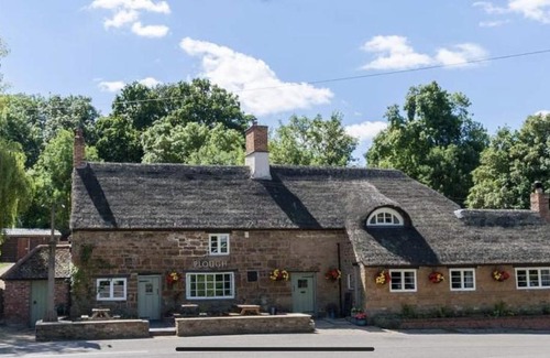 Woodford Halse Hotel | The Plough Inn Boddington