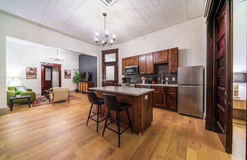 Sedalia Apartment | The Plum Suite - Spacious, Luxury 1-bedroom Apartment in Downtown Sedalia