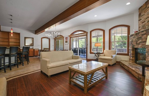 Albrightsville Villa | The Poconos Hideaway Cozy 7BR with Hot Tub & Nature Views