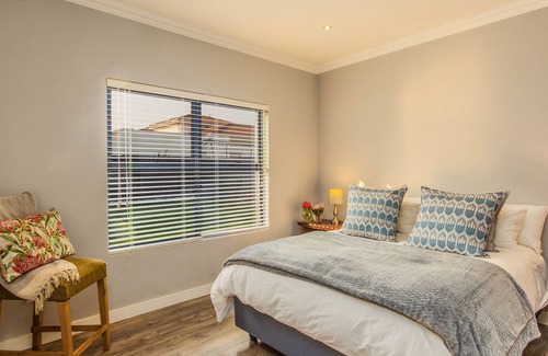 Bloubergstrand House | The Podium by CTHA