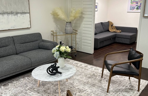 Carthay Circle Apartment | The Point at Beverly Hills.