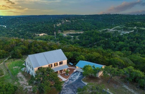 Fredericksburg House | The Point-Hill Country Views-Pool+Hot Tub